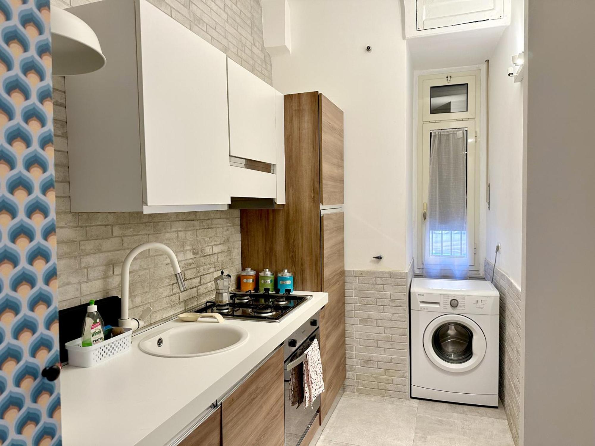 Cheerful Flat In Funky Apartment Rom